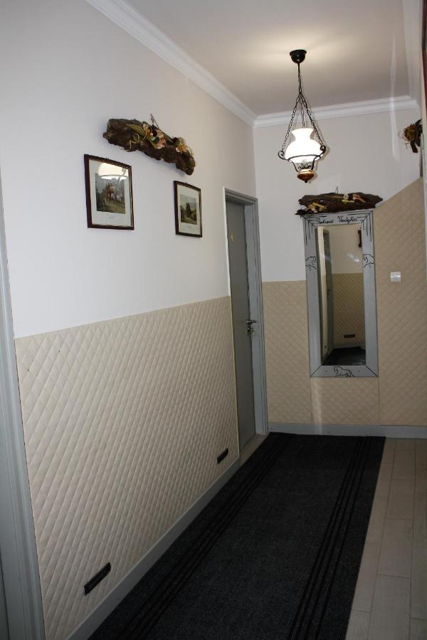 Rembrandt Vendeghaz Hotel Kisber Exterior photo
